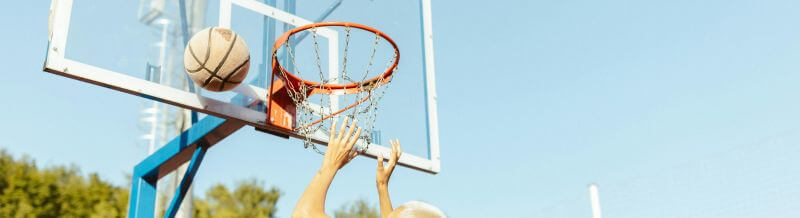 Basketballkörbe und Ständer für dein Spiel